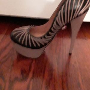 L.A.M.B Shoes size 5 5